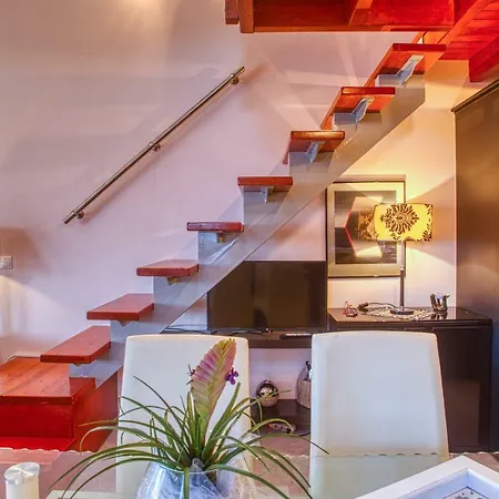 P.demis Hospitality קנדיה